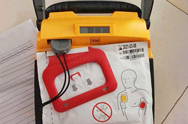 如何对儿童和婴儿使用AED